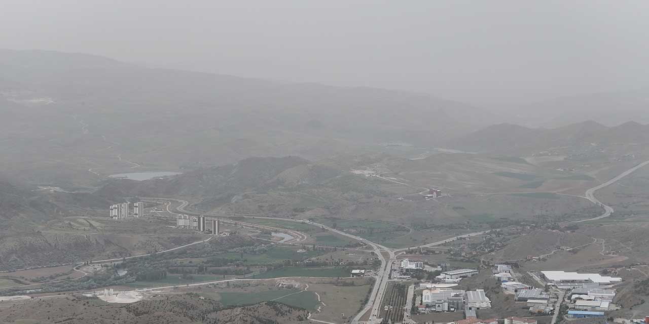 Gökyüzü tozla kaplandı