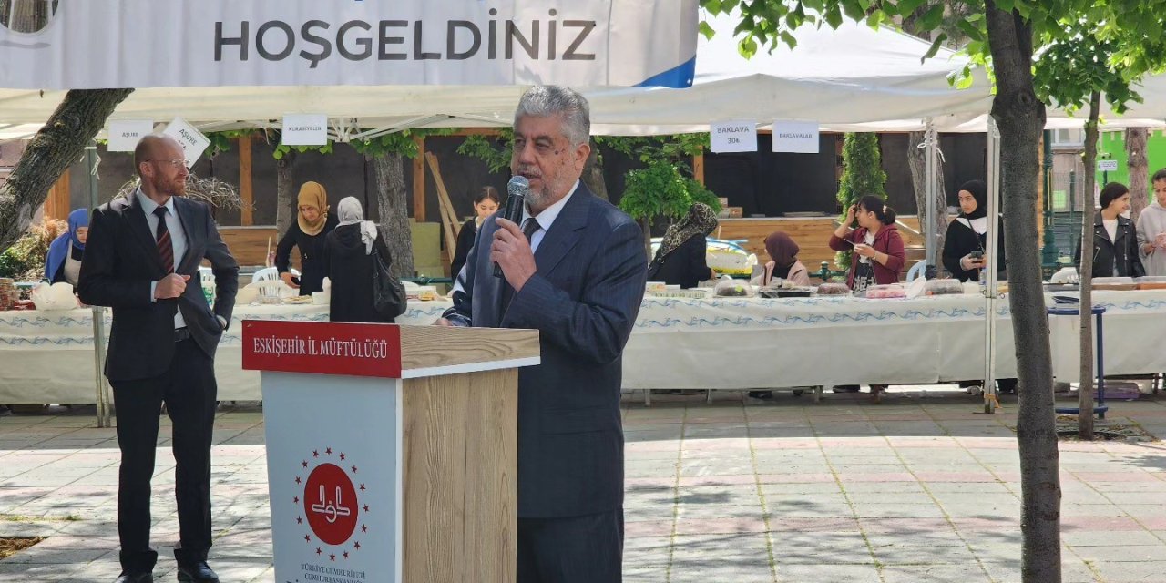 Eskişehir’de hayır çarşısı açıldı