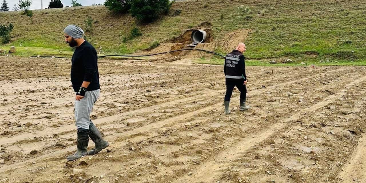 Sağanak yağıştan tarlalar zarar gördü