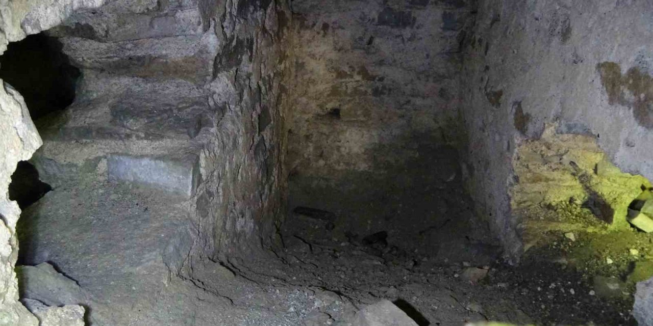 2 bin 300 yıl öncesine ait seramik parçaları bulundu