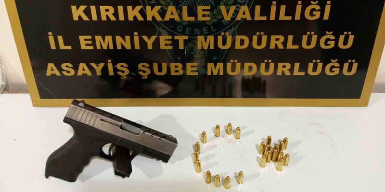 Silahlı fotoğraf paylaştı, SİBER polis yakaladı!