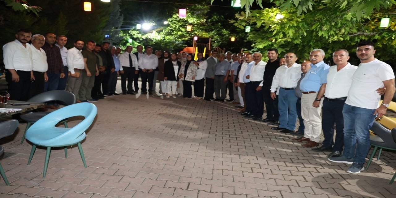 Muhtarlar belediye yönetimi ile bir araya geldi