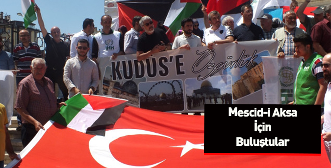 Hep birlikte protesto ettiler