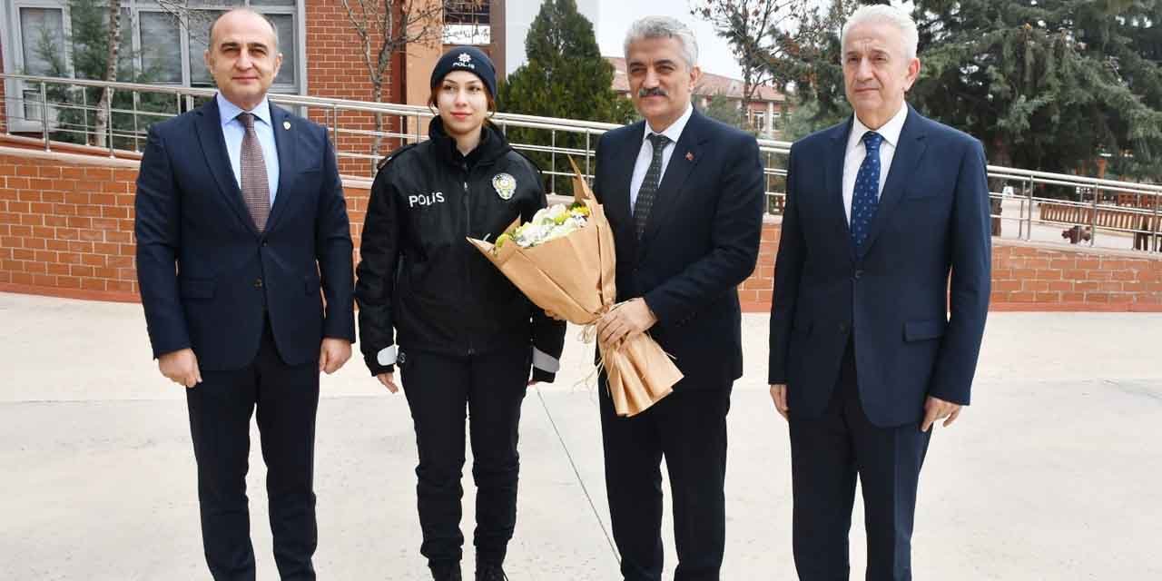 Vali Makas, polis adaylarıyla buluştu