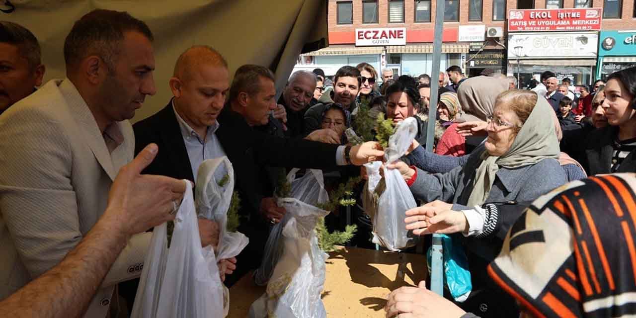 Kırıkkale’de vatandaşlara 25 bin adet ücretsiz fidan dağıtıldı