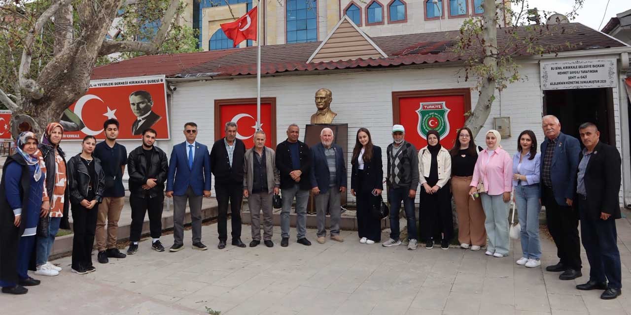 Üniversitelilerden şehit ailelerine vefa ziyareti