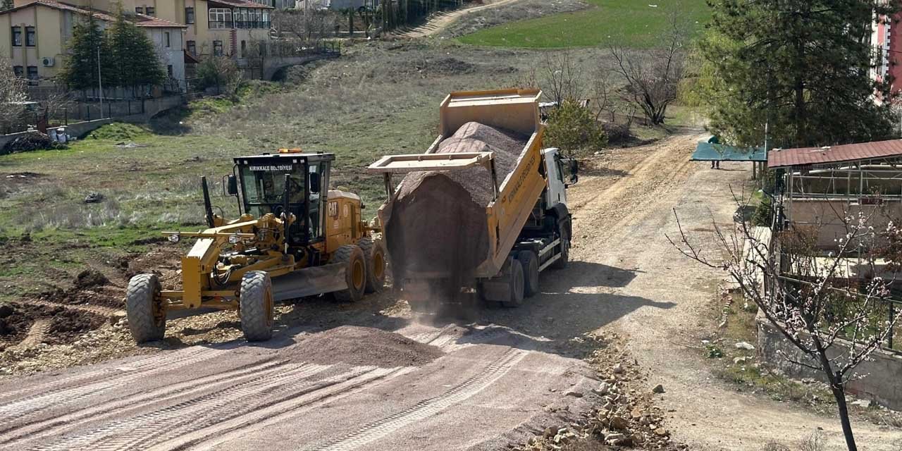 Mahallelerin yol sorunu çözüm buluyor