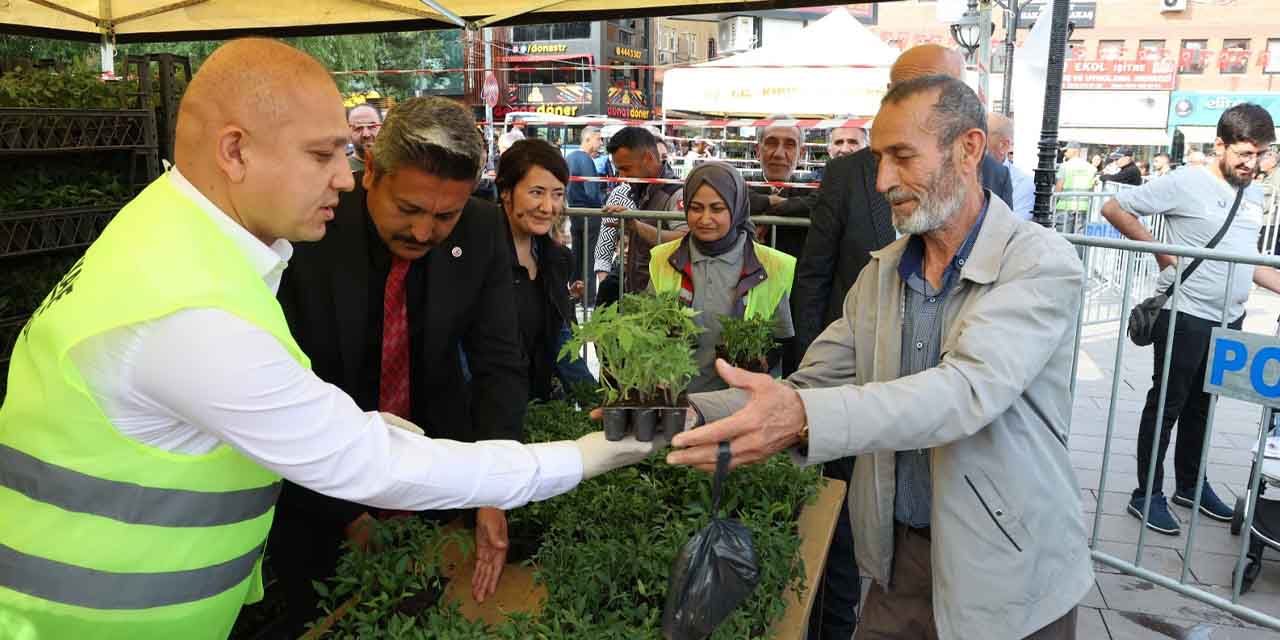 Kırıkkale Belediyesi’nden ücretsiz fidan desteği