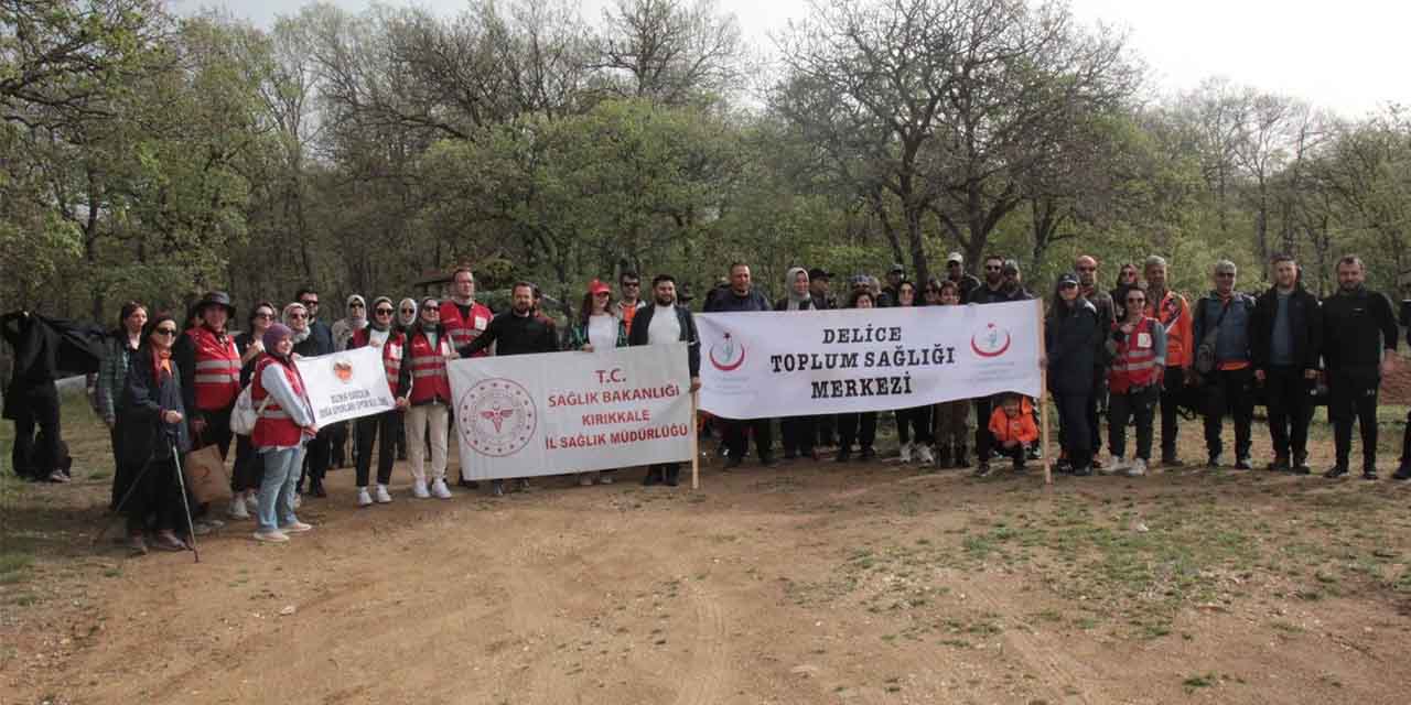Sağlık için doğada yürüdüler