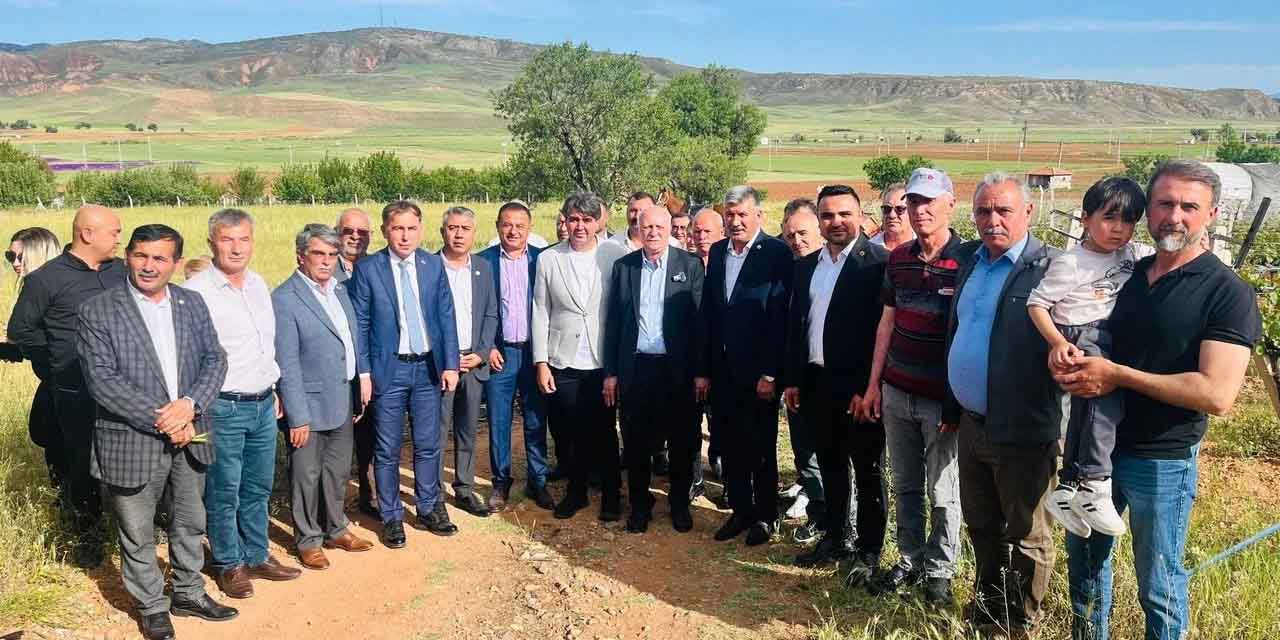 Bayraktar, Delice'de çiftçilerle buluştu