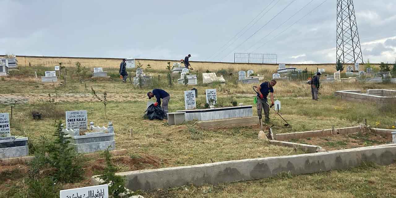 Bayram öncesi mezarlıklarda temizlik seferberliği