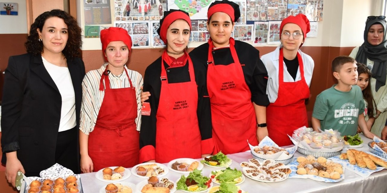 Özel eğitim öğrencilerinden anlamlı sanat sergisi