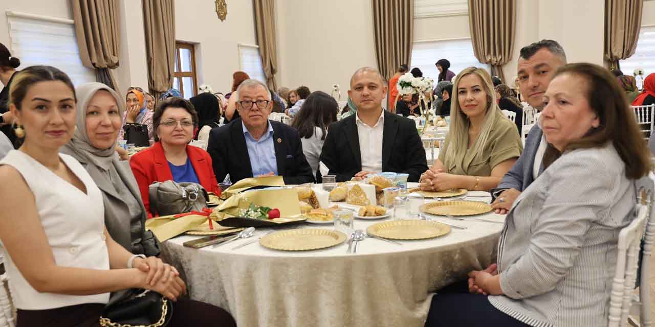 Önal, Kimeski Mahallesi kadınlarıyla buluştu