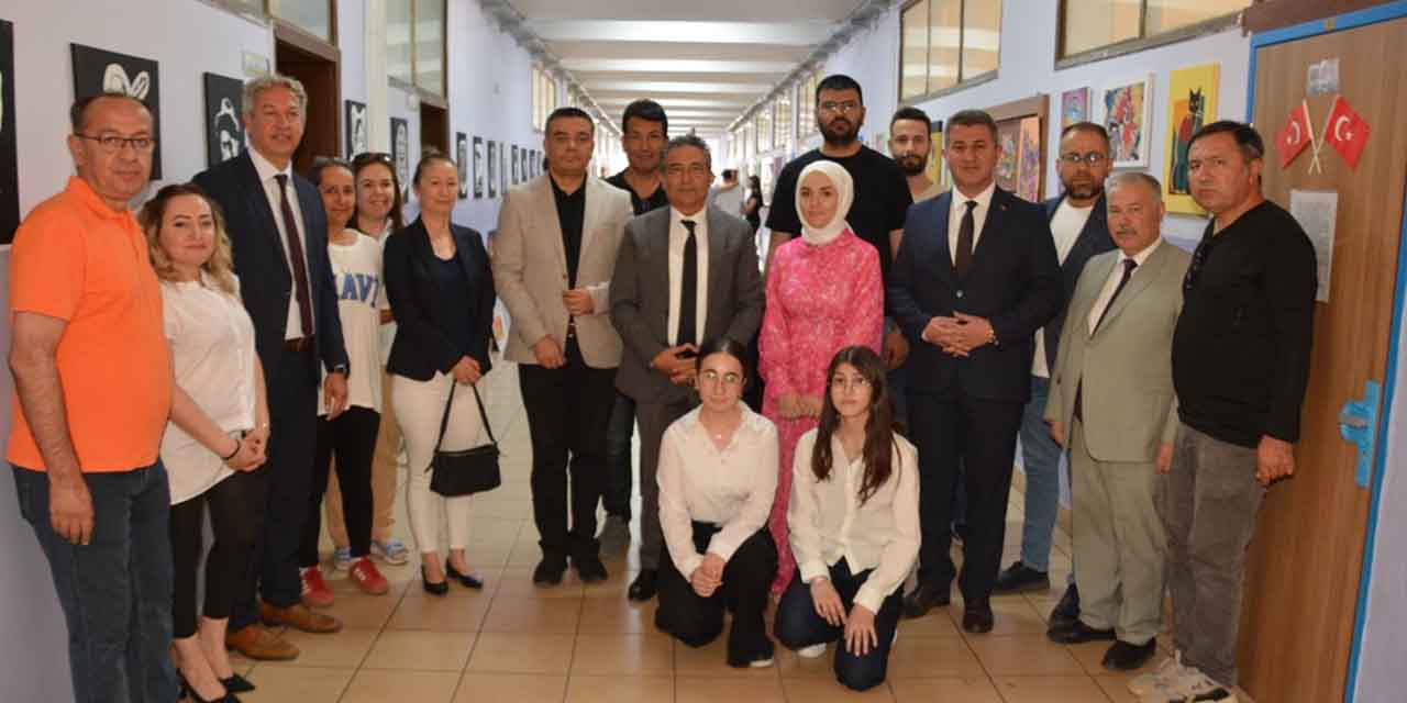 Liselilerin sergisi hayran bıraktı