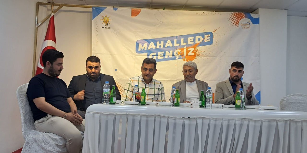 Mahallelerde AK Partili gençler buluşması