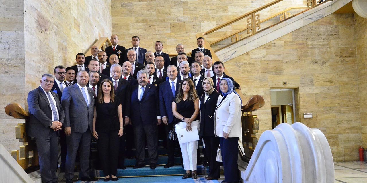 Öztürk, şehit aileleri ve gazileri TBMM’de ağırladı