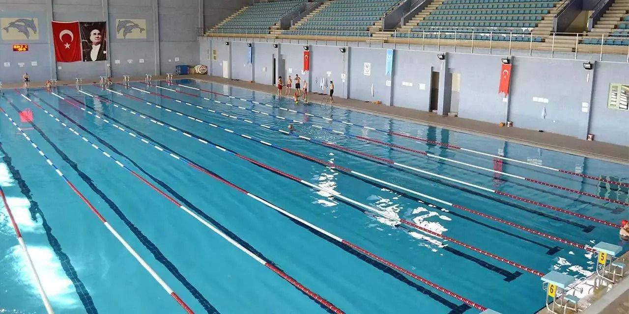 Olimpik yüzme havuzunda kısa süreli seans düzenlemesi