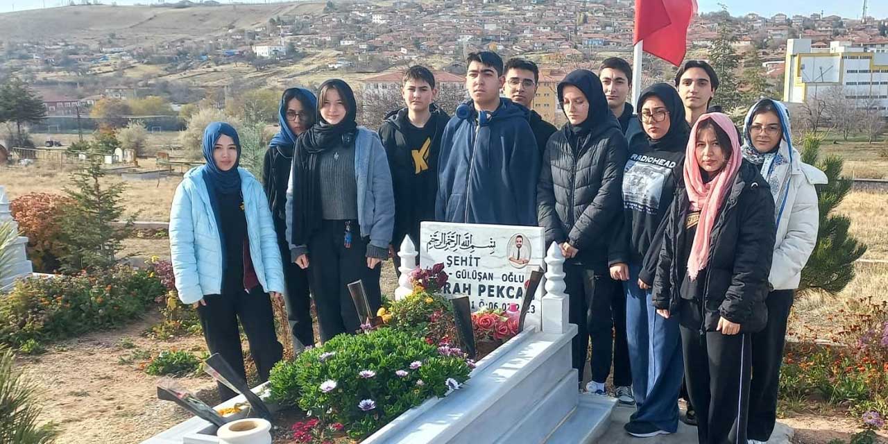 Fen Lisesi öğrencileri, şehit öğretmeni unutmadı