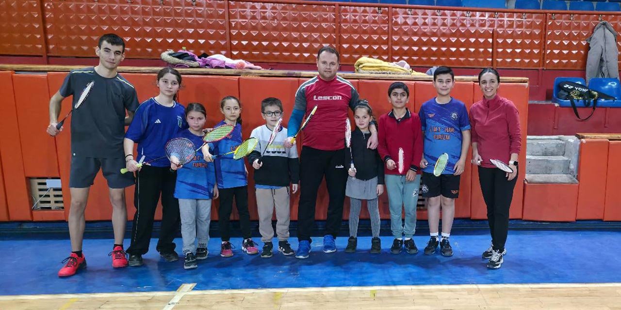 Badminton spor branşı ilgi görüyor