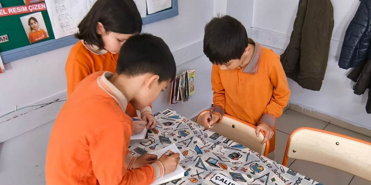 Okullarda kültür ve sanat coşkusu: Öğrenciler yeteneklerini sergiledi