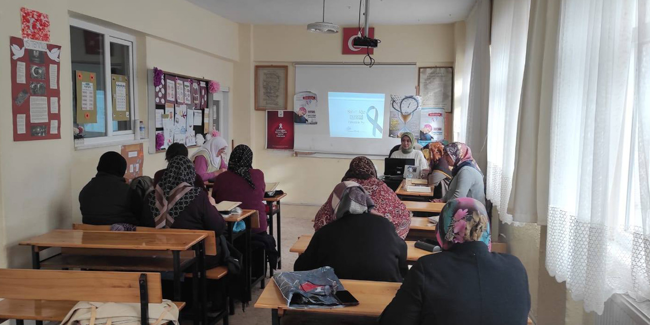 Kadınlara serviks farkındalığı ve hijyen eğitimi