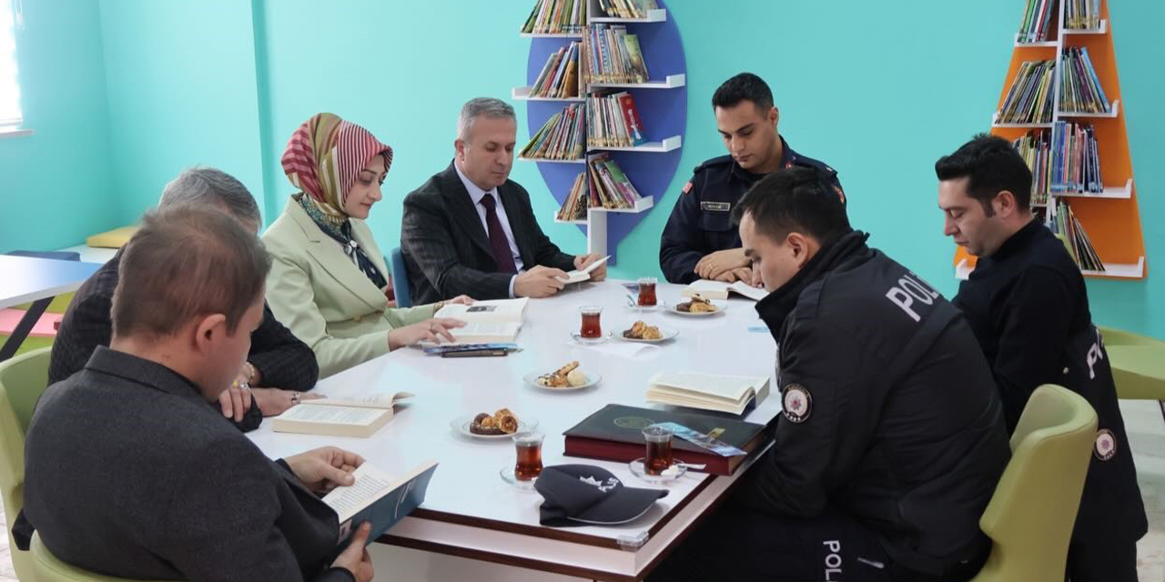 Çelebi’de kütüphanede kitap okuma etkinliği