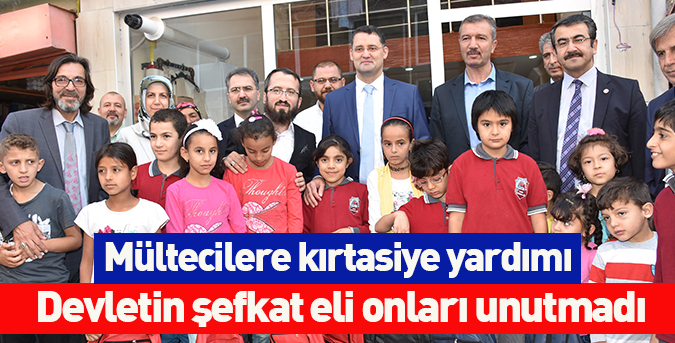 Mültecilere kırtasiye yardımı