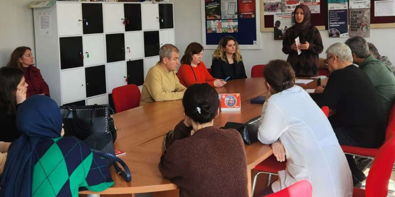 Koruyucu aile modeli uzmanlar tarafından anlatıldı