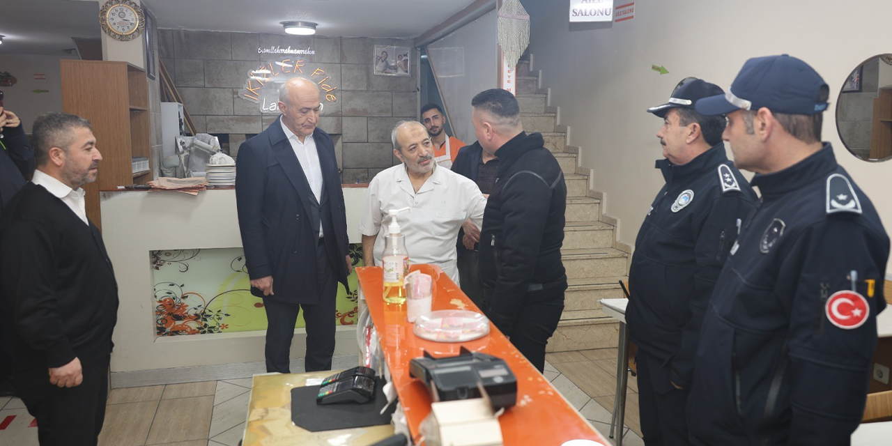 Zabıta ekiplerinden gece baskını! Tek tek incelediler