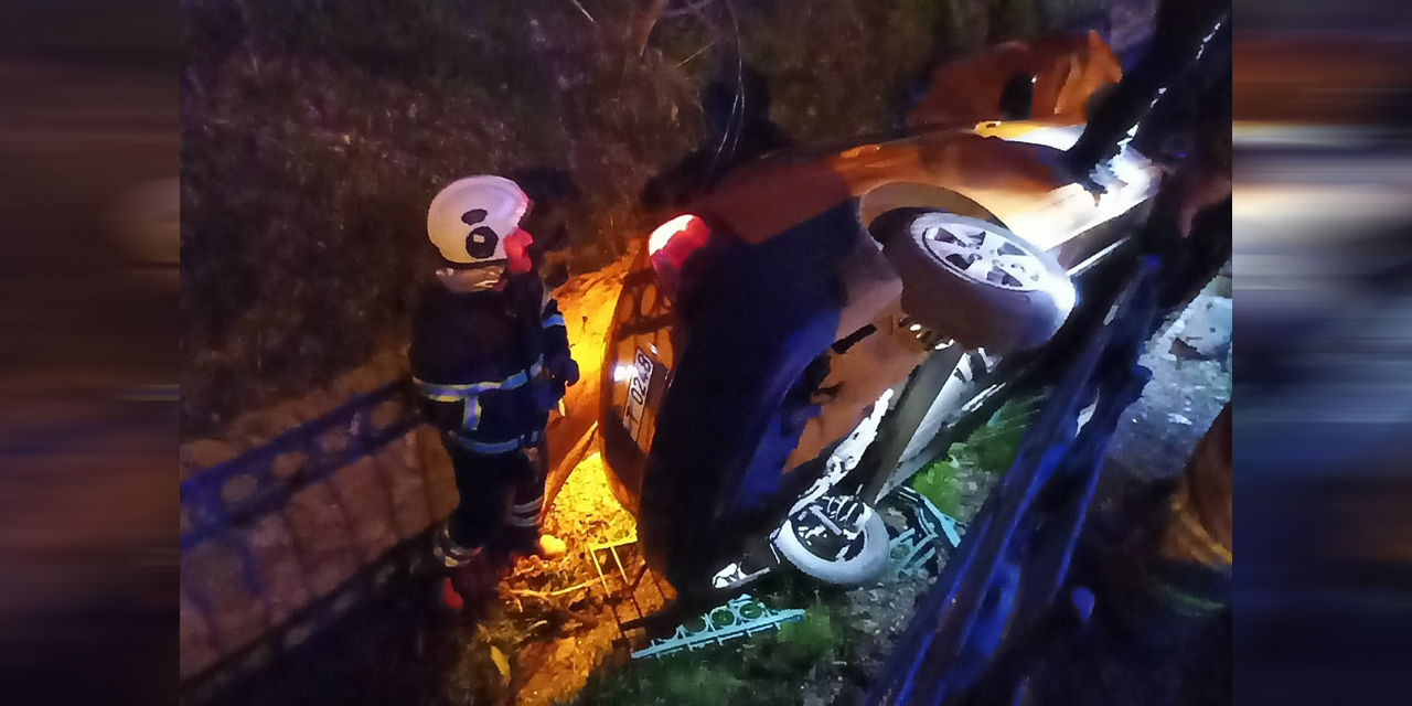 Selimözer Mahallesi’nde korku dolu anlar: Araç kanala düştü!