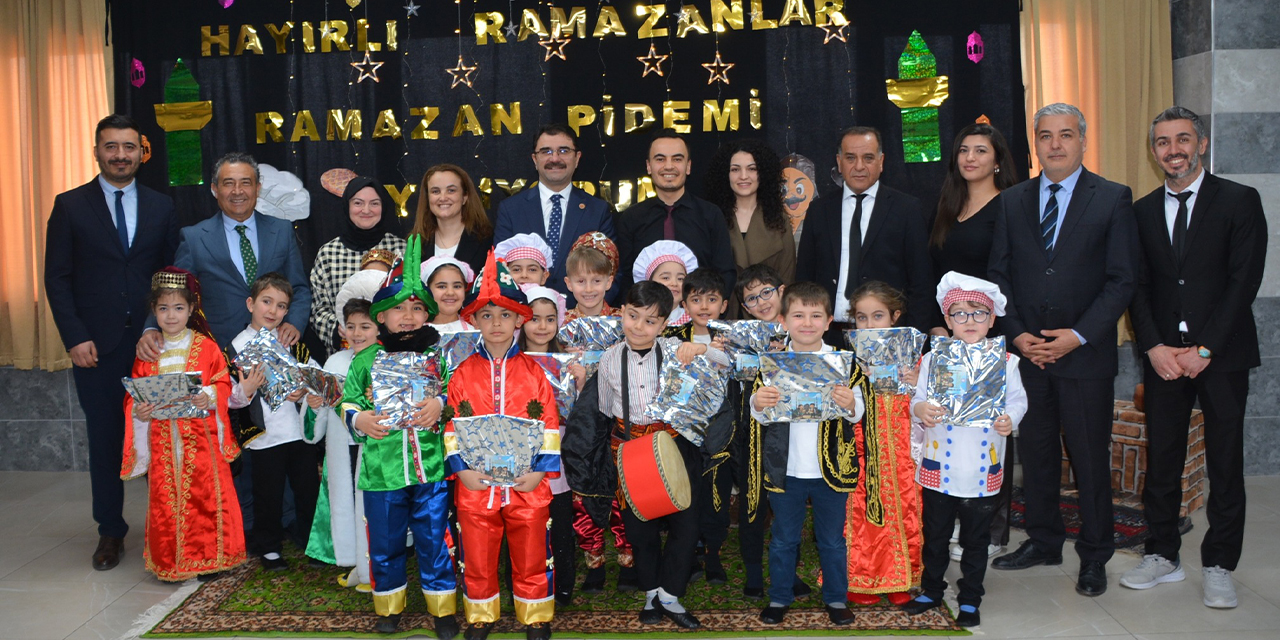 Genel Müdür İşleyen, çocuklarla birlikte pide yaptı