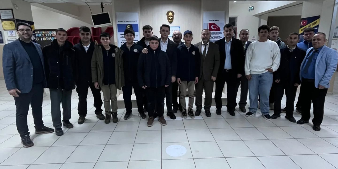 Kaymakam Kayatürk öğrencilerle buluştu: Liselilerle iftarın tadı bir başka