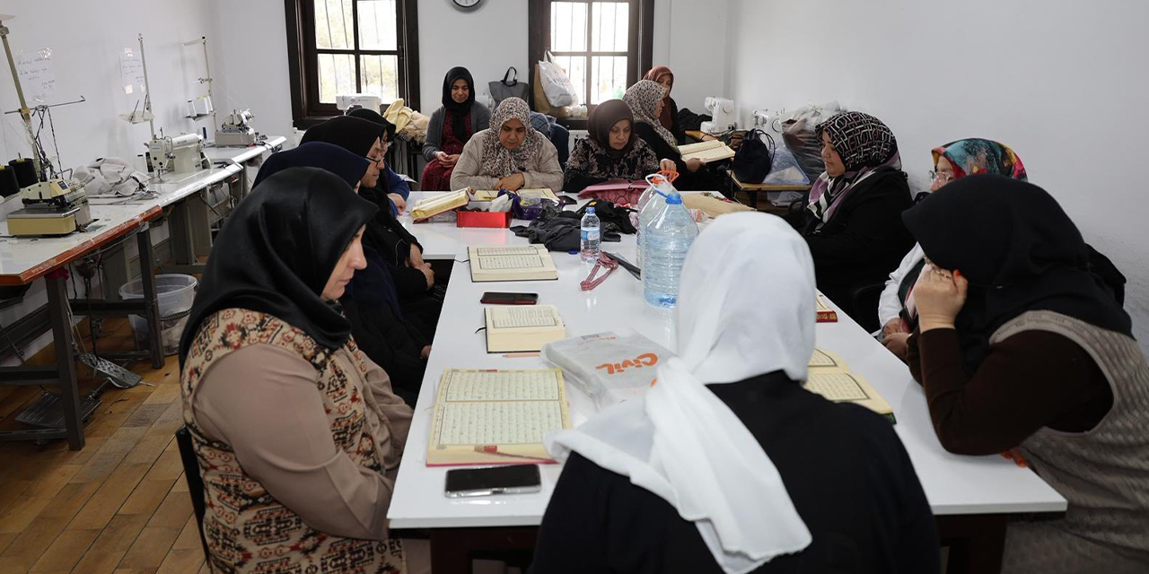 Mahalle konaklarında mukabele geleneği yaşatılıyor