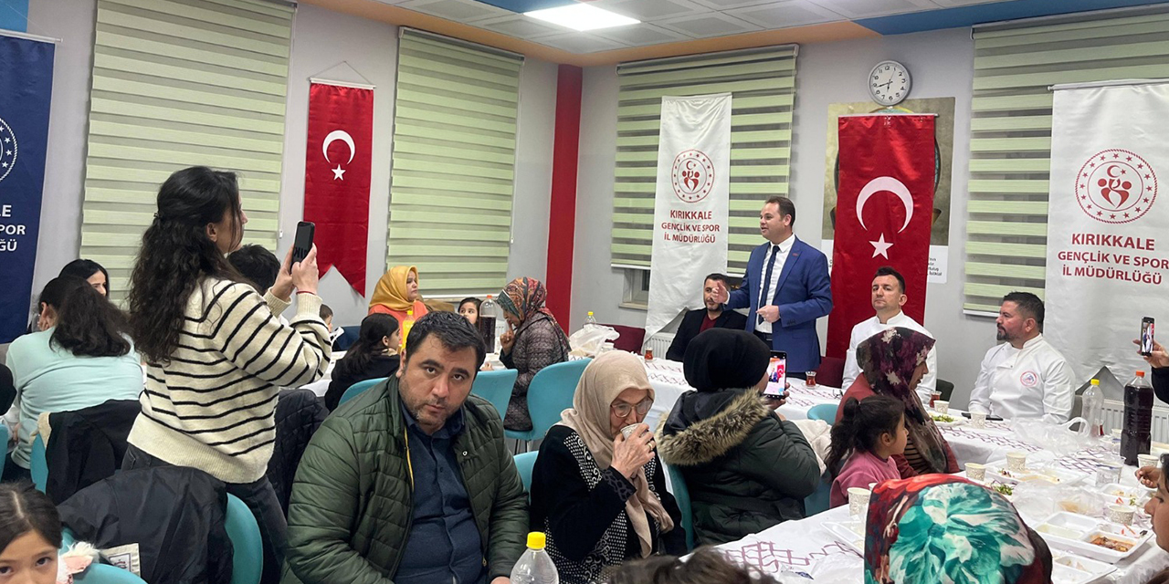 Gençlik Merkezi’nde Gönül Sofrası Kuruldu