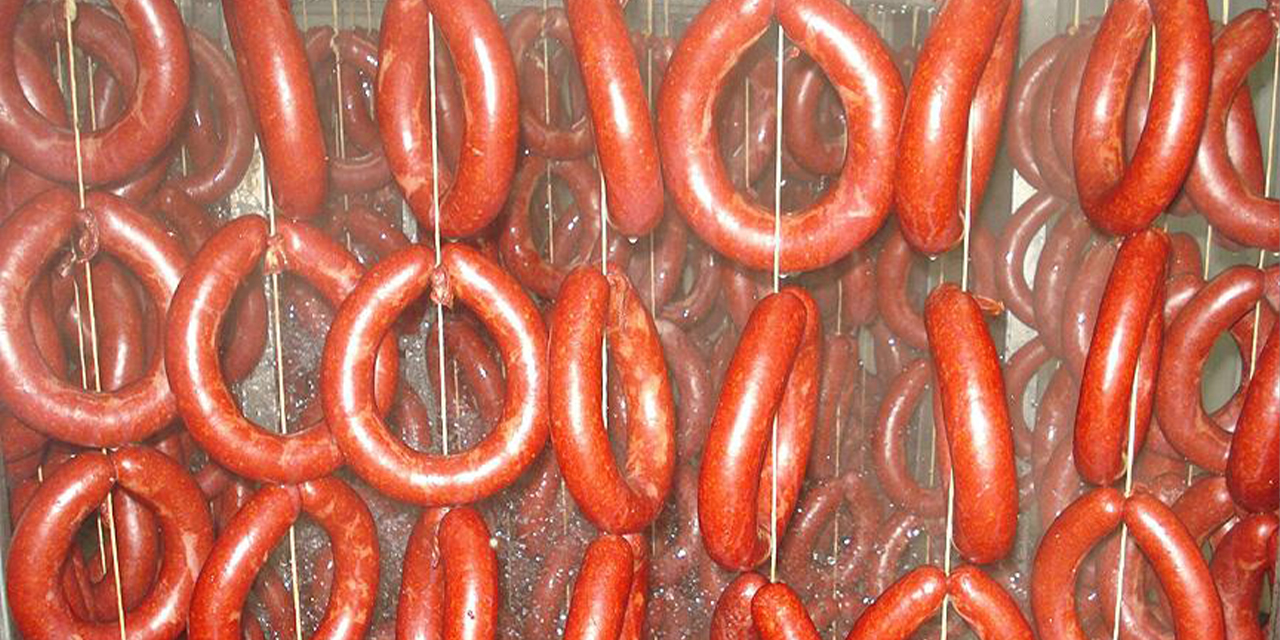 Kırıkkale’de meydanın ortasında şok! Uygunsuz sucuk!