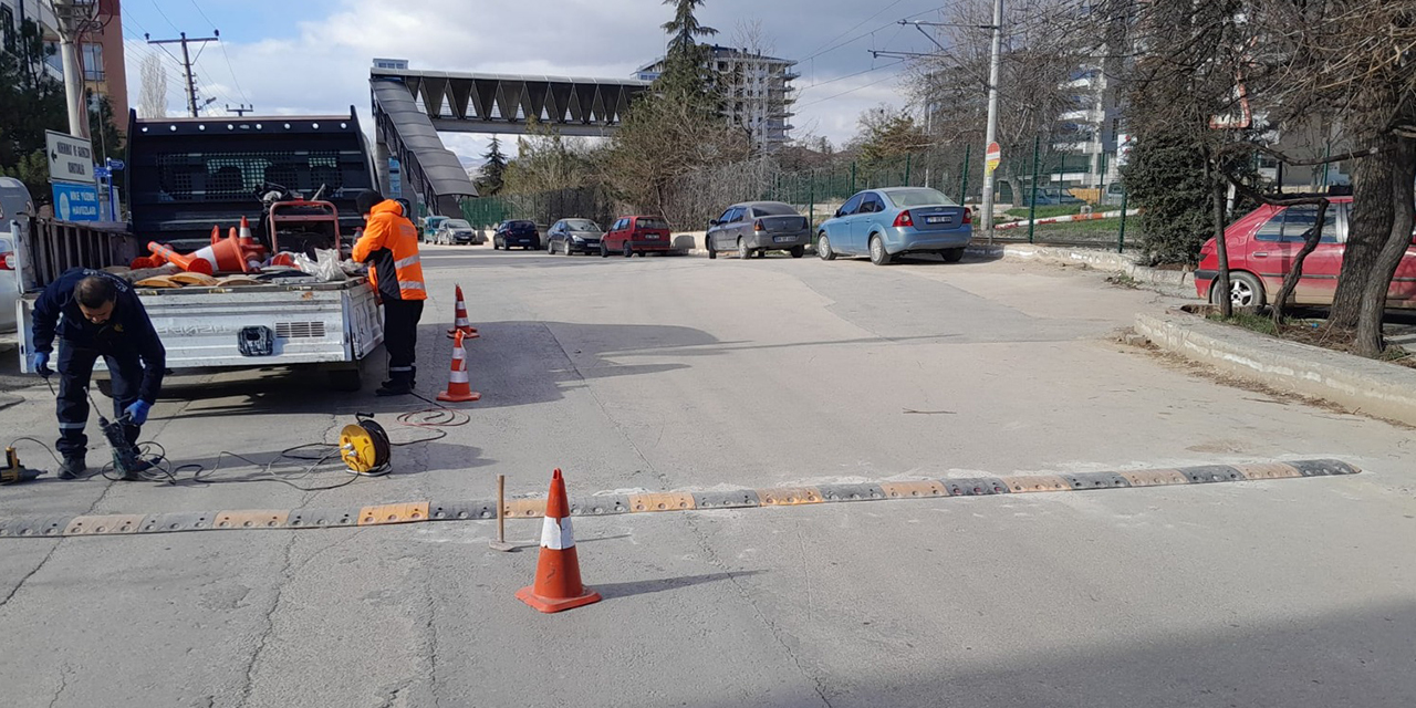Okul önlerinde trafik güvenliği artırılıyor