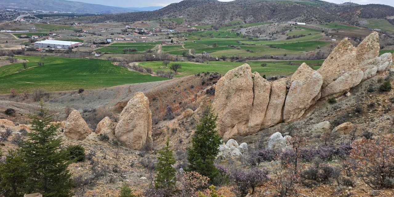 Kırıkkale’nin Nevşehir’i burası: Cin Kayaları