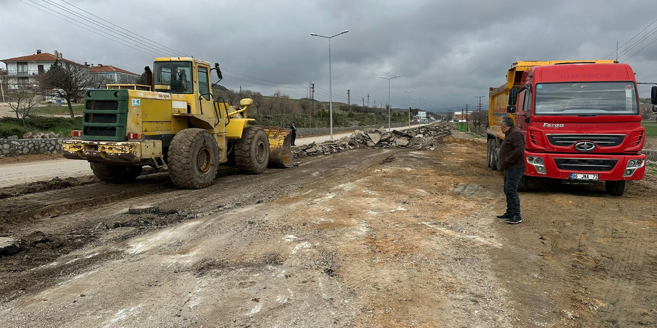 Karakeçili’de ana caddelerde asfalt çalışmaları başladı