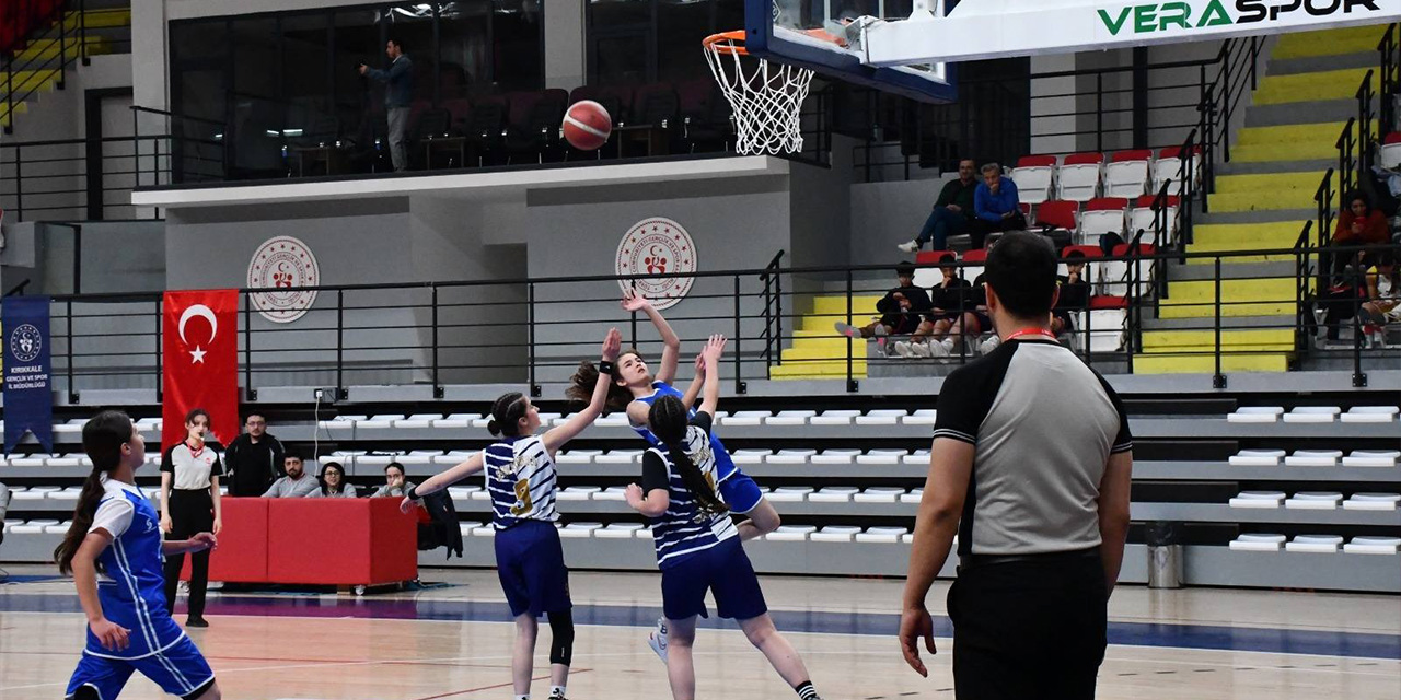 Okul Sporları Basketbol grup müsabakaları coşkuyla başladı