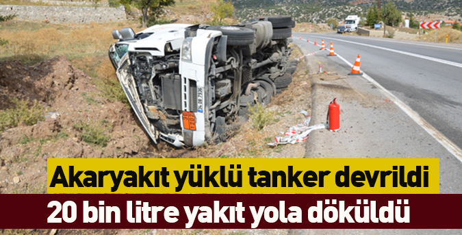Akaryakıt yüklü tanker devrildi