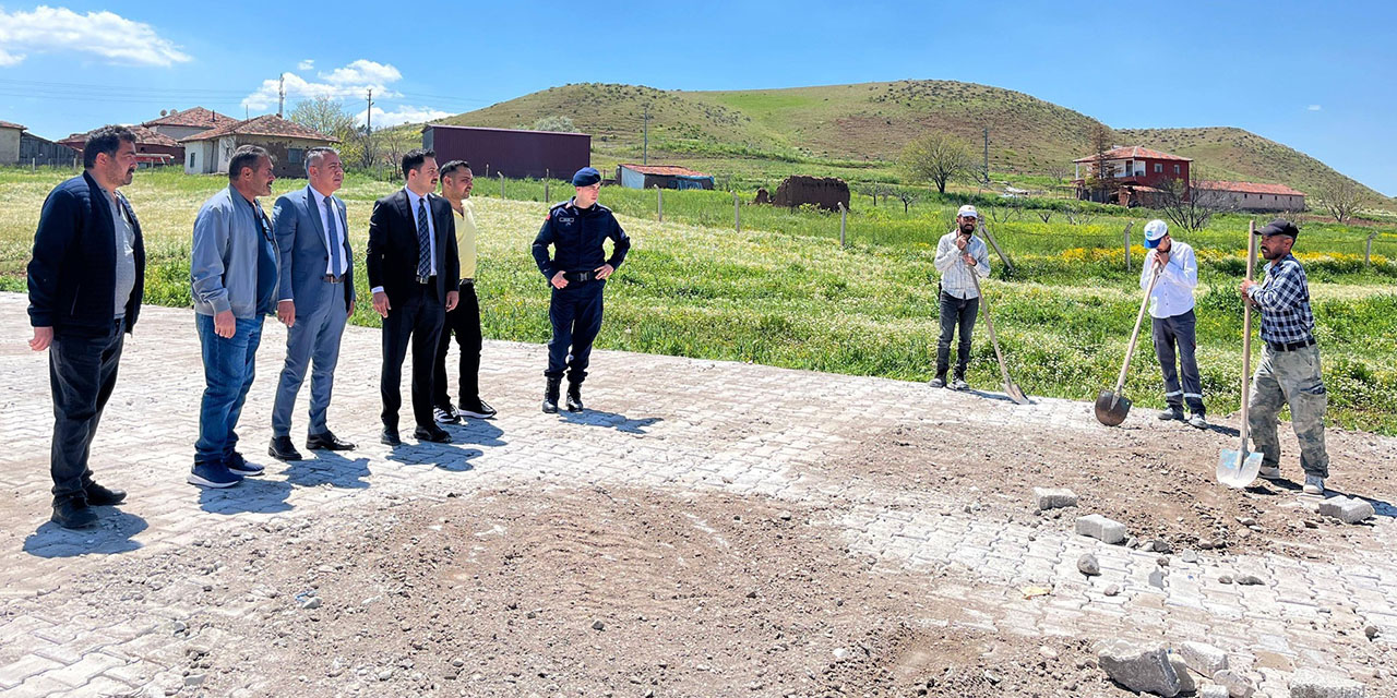 Yeniyapan Köyü’ne kilit parke yapılıyor