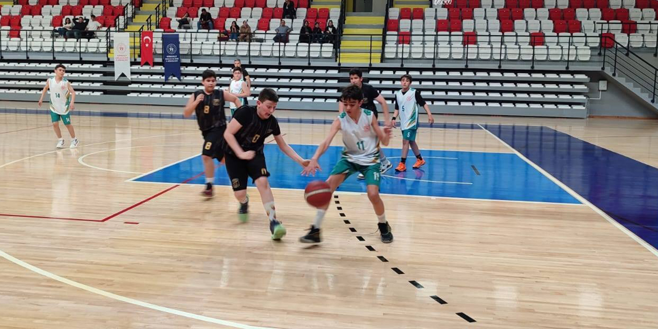 U12 basketbol heyecanı sona erdi
