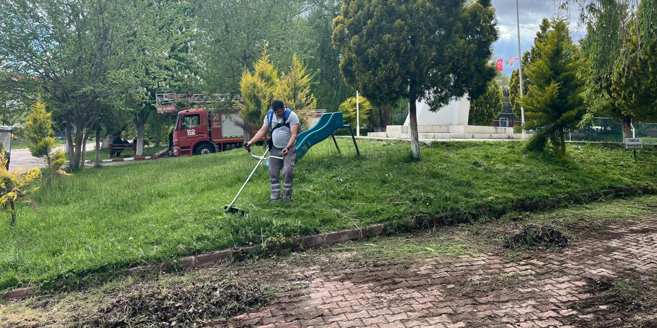 Sulakyurt’ta mezarlarda bayram temizliği