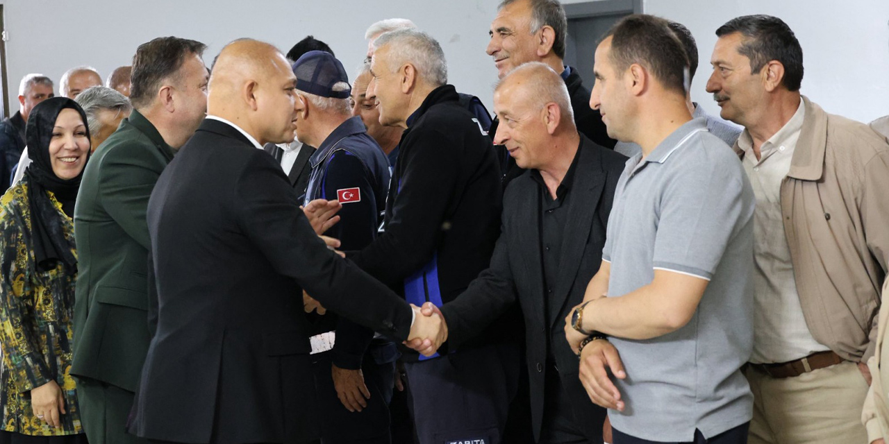 Başkan Önal Belediye Personeliyle Bayramlaştı