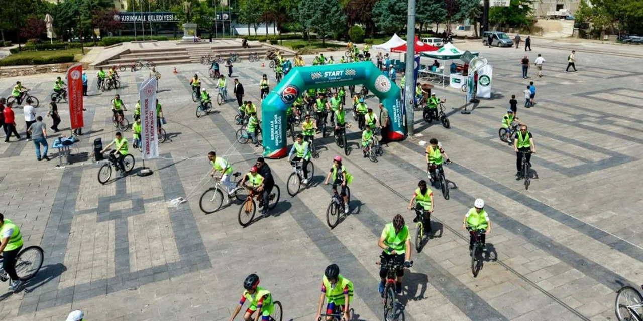 Yeşilay farkındalık için pedal çevirdi