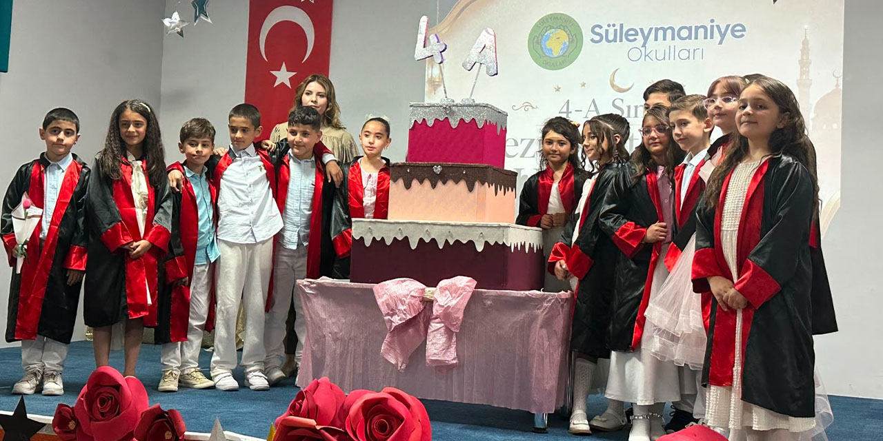 Özel Süleymaniye Koleji'nde mezuniyet coşkusu