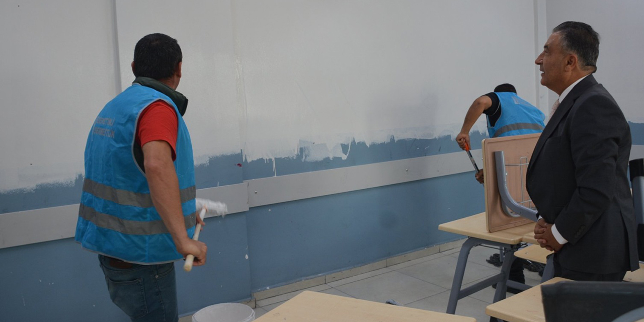 Okulların Bakım ve Onarımını Meslek Lisesi Öğrencileri Yapıyor