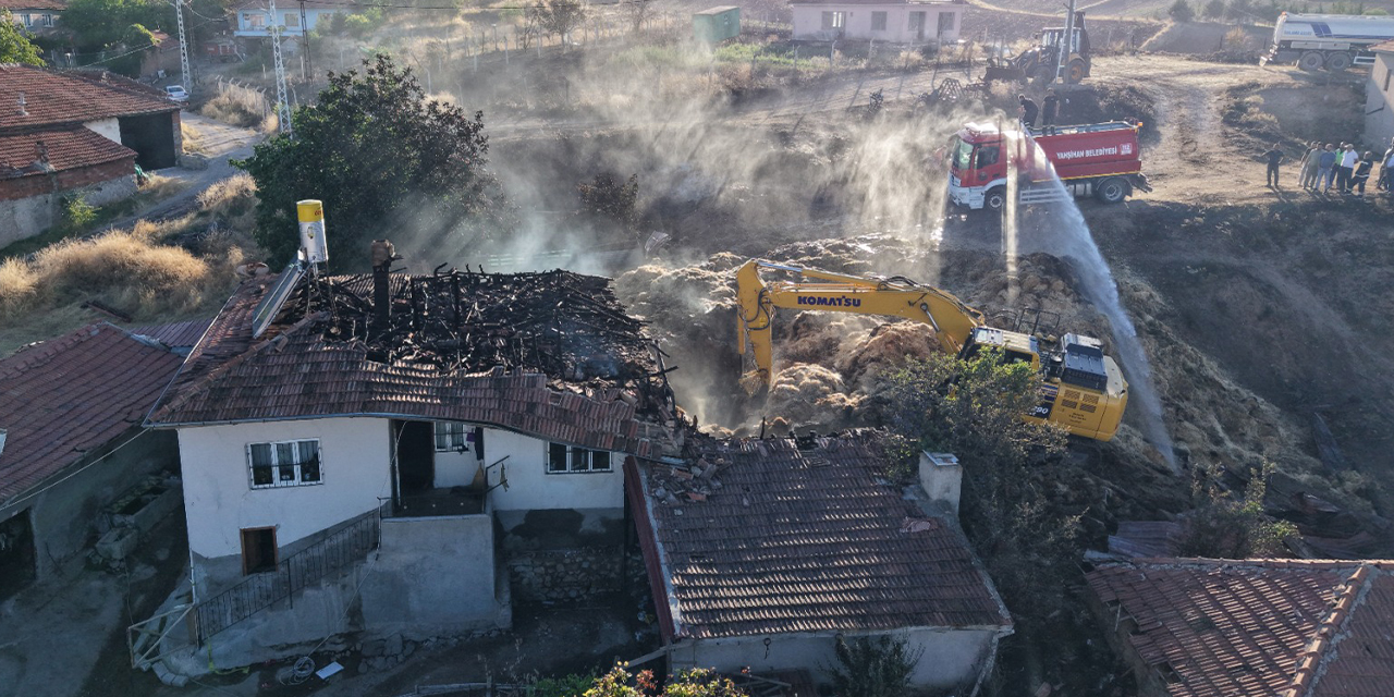 Balışeyh’te Yangın Felaketi: Evi Yanan Kadın Gözyaşları İçinde Eşine Destek Oldu