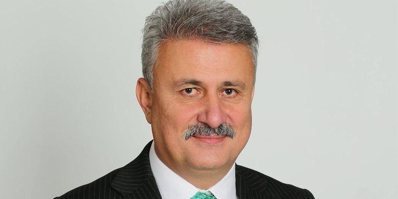 Ahmet Sungur'un evindeki paraları saya saya bitiremediler!