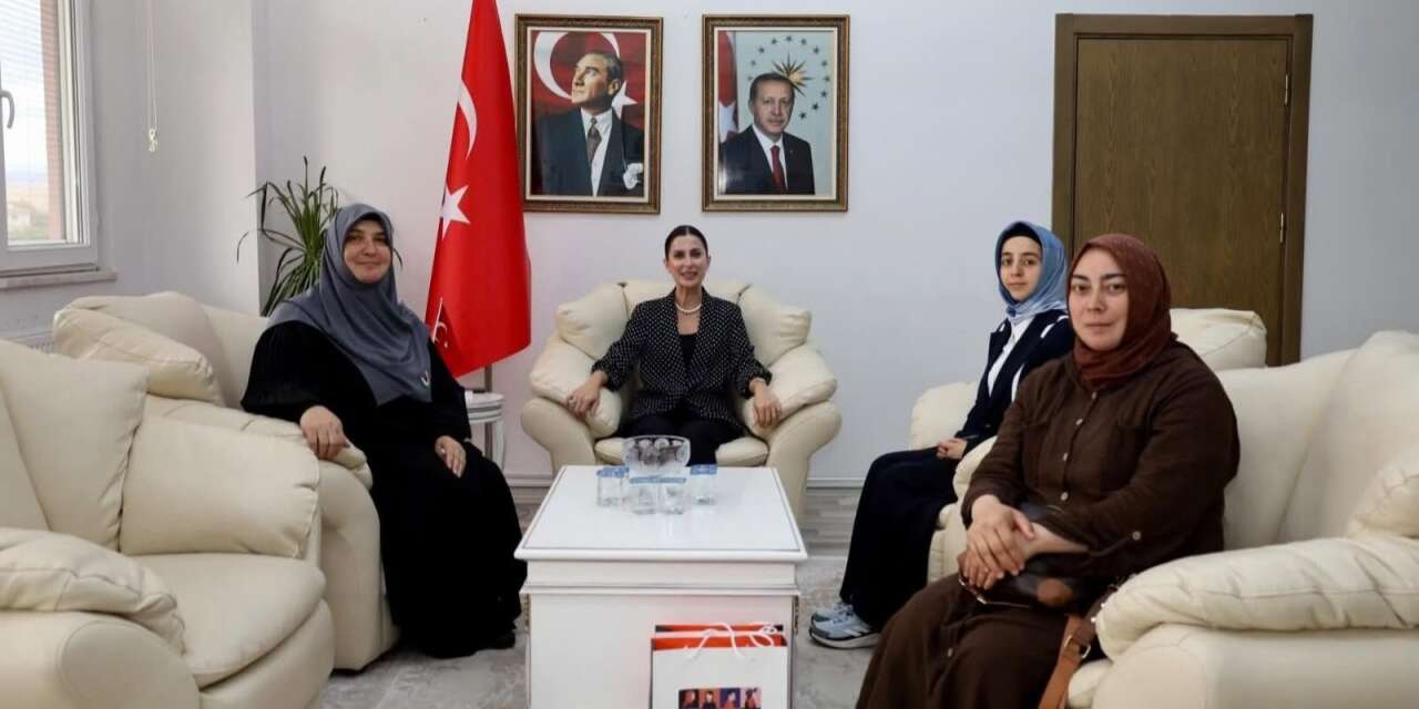 Bahşılı’da önemli buluşma! KADEM heyeti Kaymakam Kazanasmaz’ı ziyaret etti